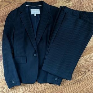 Banana republic women’s navy pinstripe suit